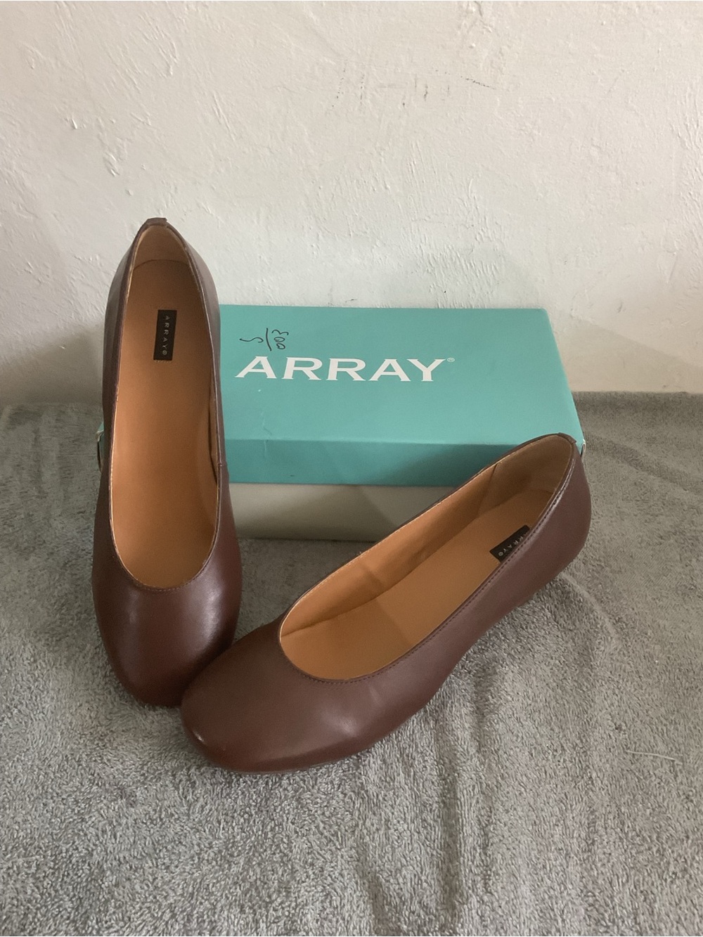 ARRAY Women's Brown Slip-On Rounded Toe Flats - Picture 3 of 8